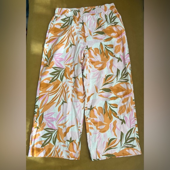 Women's C&C California Elastic Waist 100%
Linen Orange Floral Pants - Picture 2 of 8